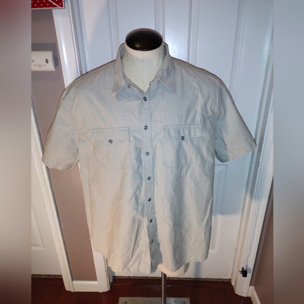 Old Navy Light Gray Short Sleeve Shirt Snap Button Down w/ Chest Pockets Sz XXL